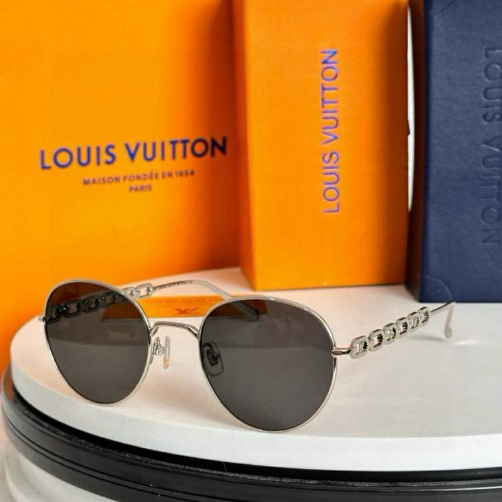 Picture of Louis Vuitton Sunglasses _SKUfw74861350fw